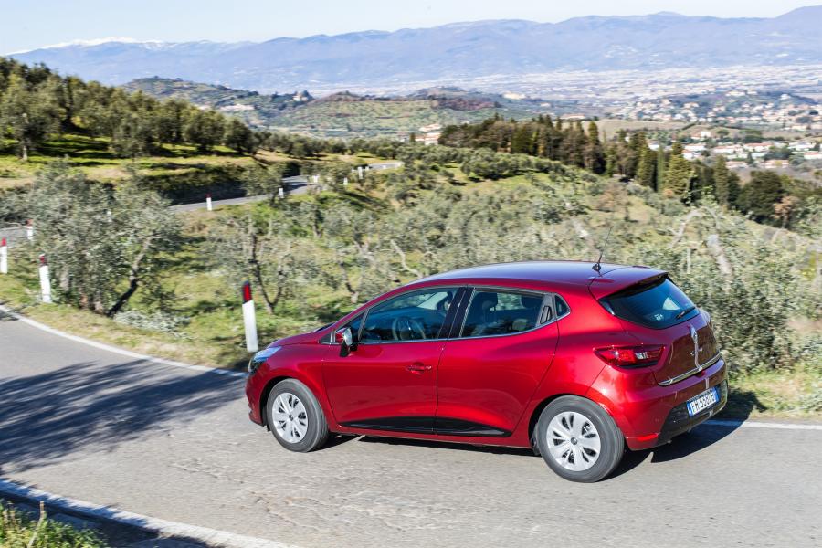  Renault Clio 2016 года  (фото 16 из 80)
